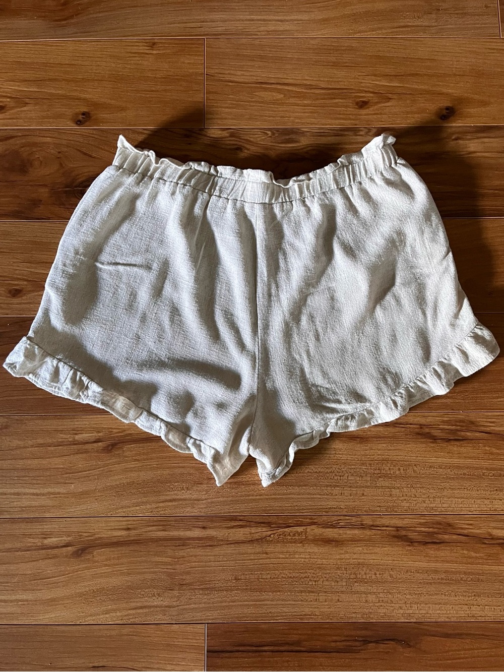Neuflora Ruffle Cream Linen Shorts Medium - Picture 9 of 11